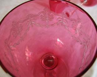 Verre rouge couleur baccarat