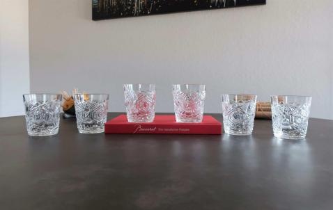 Magnifique service de verres en cristal de Baccarat modèle Lagny, 63  pièces. - Dans de beaux draps