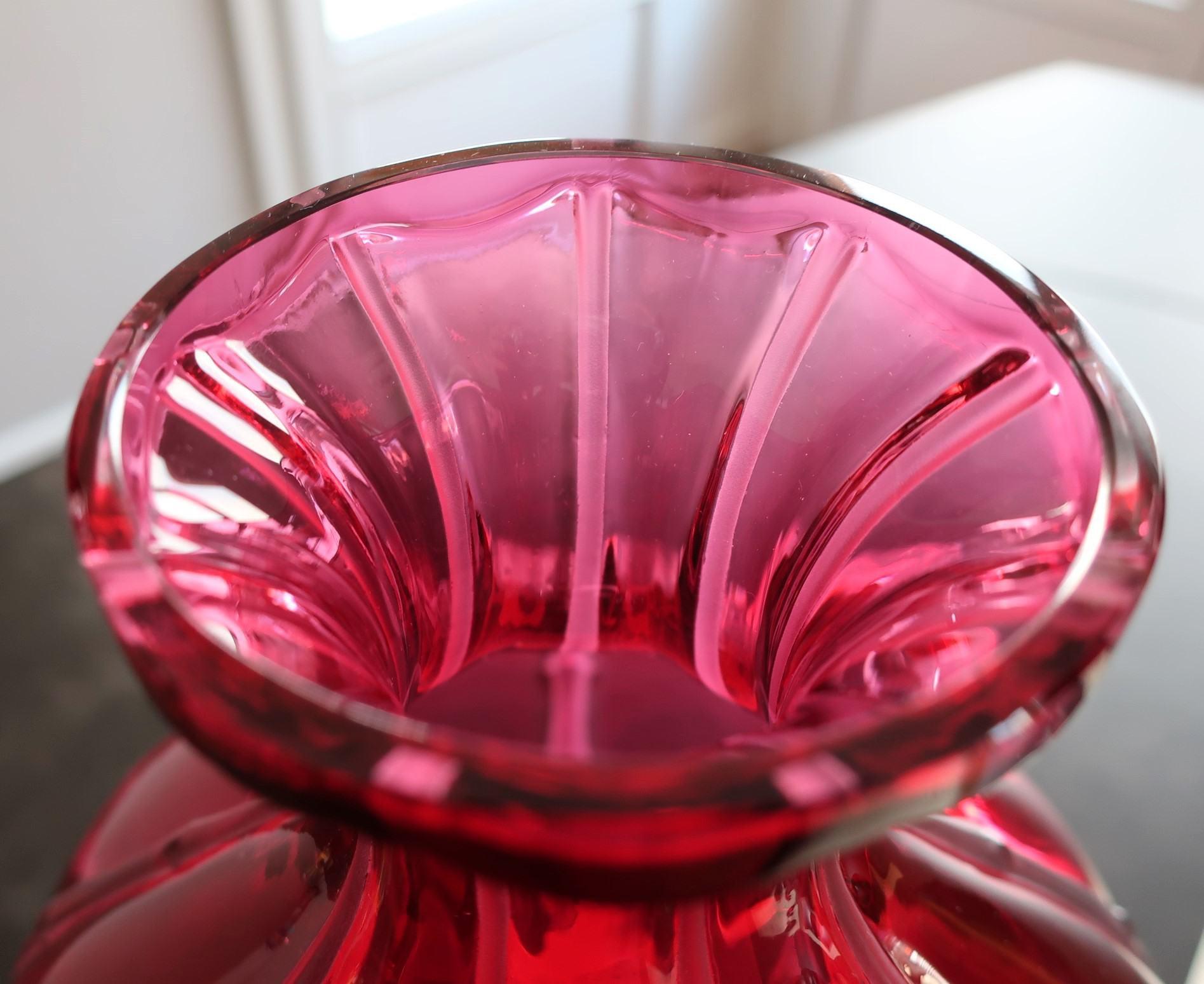 Cristal moule baccarat couleur rouge