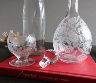 Roses stylisees gravure acide baccarat