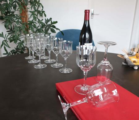 Vin rouge cristal baccarat capri france
